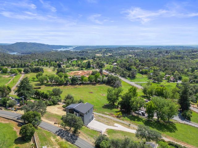 2661 Shirland Tract Rd, Auburn, CA 95603