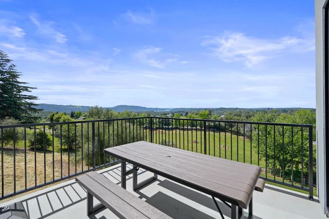 2661 Shirland Tract Rd, Auburn, CA 95603