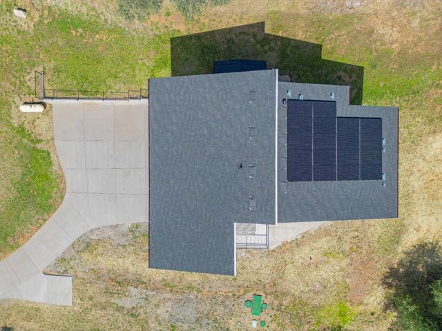 2661 Shirland Tract Rd, Auburn, CA 95603