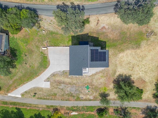 2661 Shirland Tract Rd, Auburn, CA 95603