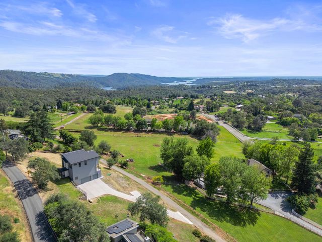 2661 Shirland Tract Rd, Auburn, CA 95603