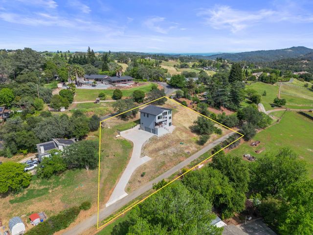 2661 Shirland Tract Rd, Auburn, CA 95603