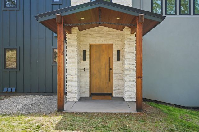 2661 Shirland Tract Rd, Auburn, CA 95603