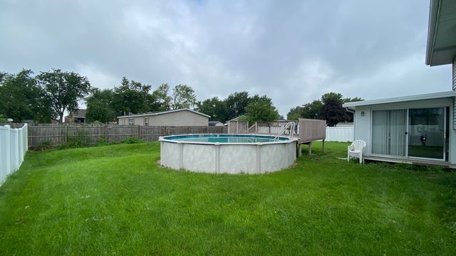 1602 Cozy Lane, Dyer, IN 46311