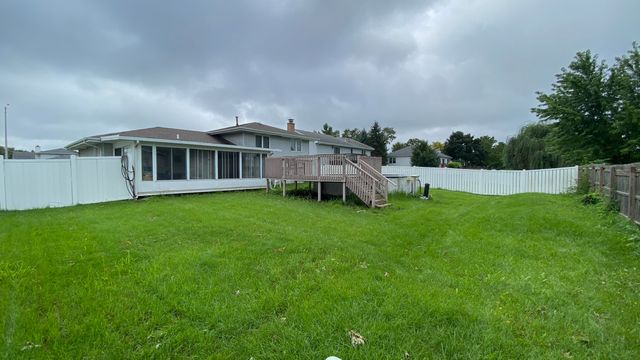 1602 Cozy Lane, Dyer, IN 46311