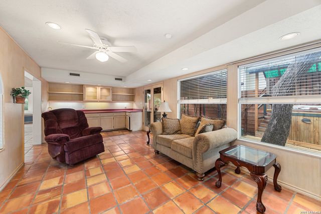 4210 Bluemel, San Antonio, TX 78240