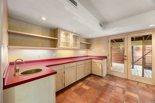 4210 Bluemel, San Antonio, TX 78240