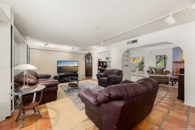 4210 Bluemel, San Antonio, TX 78240