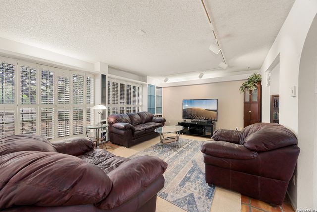 4210 Bluemel, San Antonio, TX 78240