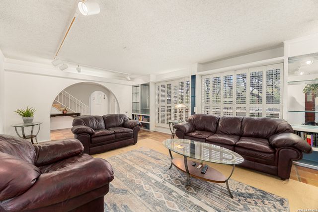 4210 Bluemel, San Antonio, TX 78240