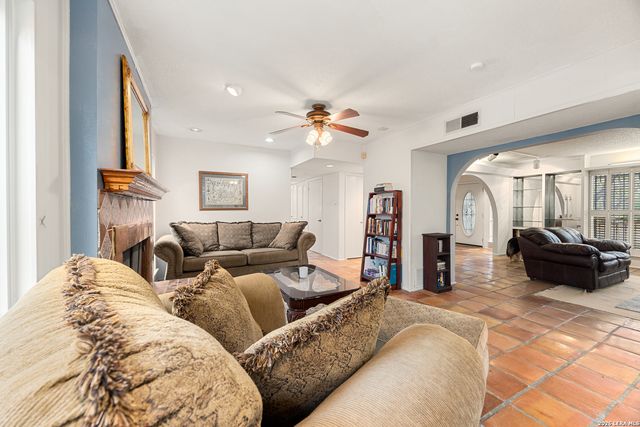 4210 Bluemel, San Antonio, TX 78240