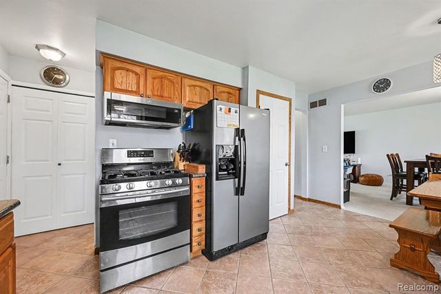 42942 Barchester Road, Canton, MI 48187