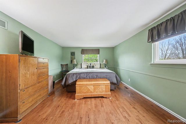 42942 Barchester Road, Canton, MI 48187