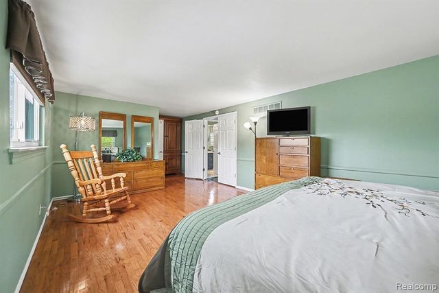 42942 Barchester Road, Canton, MI 48187