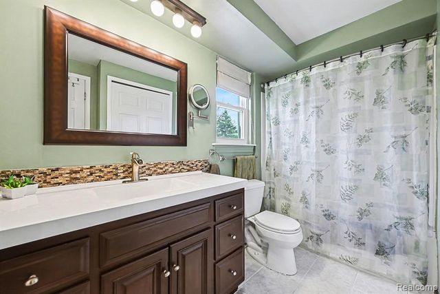 42942 Barchester Road, Canton, MI 48187