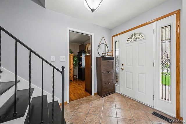 42942 Barchester Road, Canton, MI 48187