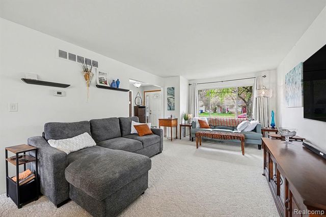 42942 Barchester Road, Canton, MI 48187