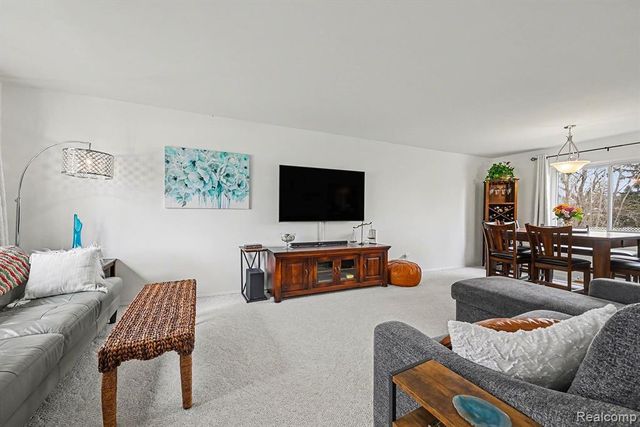 42942 Barchester Road, Canton, MI 48187