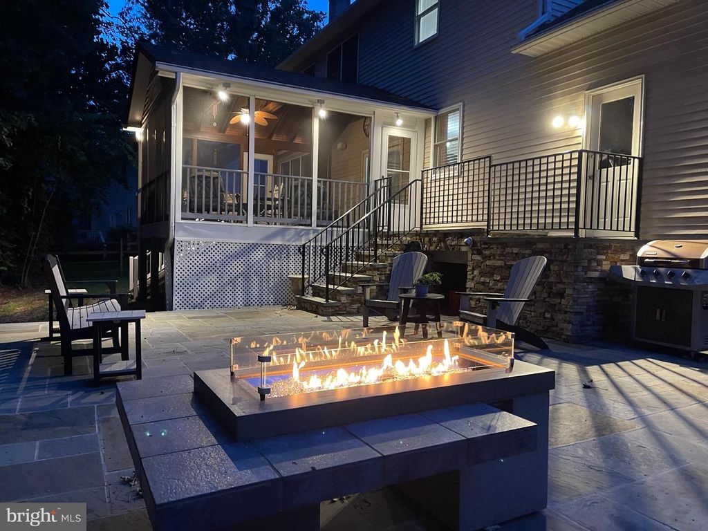 8008 LIONS CREST WAY, Gaithersburg, MD 20879
