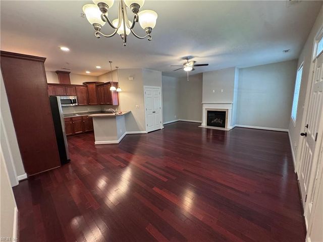 35 Miles Cary MEWS, Hampton, VA 23669