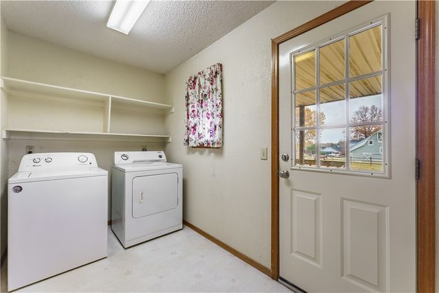 207 SW Elm Tree, Bentonville, AR 72712