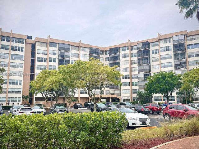 1100 Saint Charles Pl 411, Pembroke Pines, FL 33026