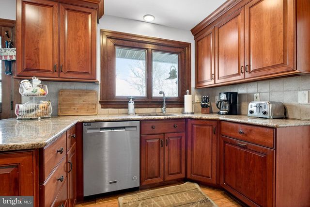 9 FOXCHASE RD, Malvern, PA 19355