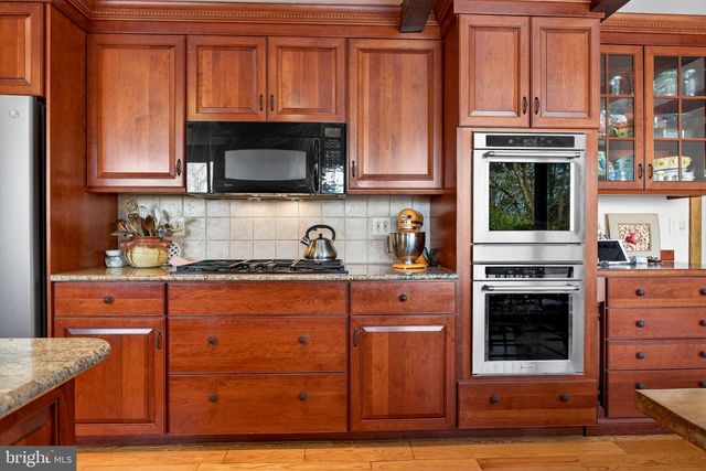 9 FOXCHASE RD, Malvern, PA 19355