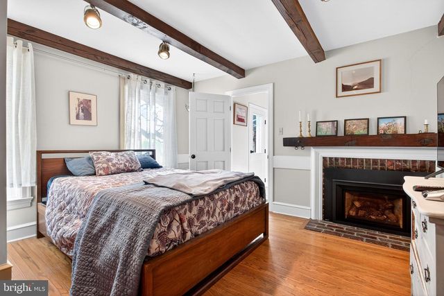 9 FOXCHASE RD, Malvern, PA 19355