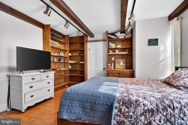 9 FOXCHASE RD, Malvern, PA 19355