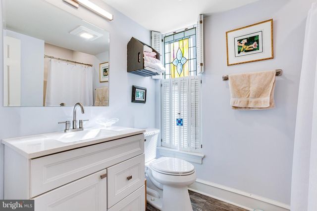 9 FOXCHASE RD, Malvern, PA 19355