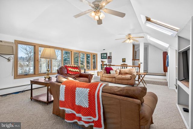 9 FOXCHASE RD, Malvern, PA 19355