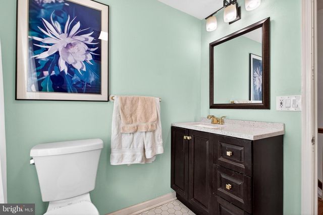 9 FOXCHASE RD, Malvern, PA 19355