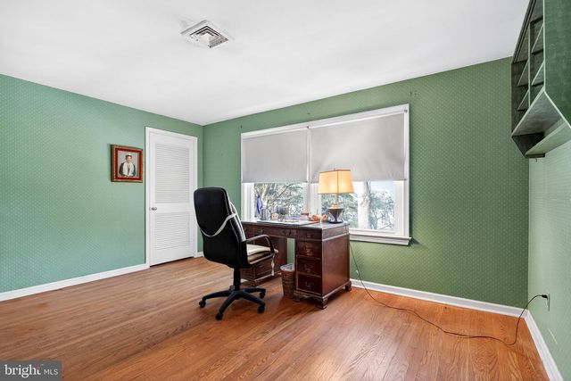 9 FOXCHASE RD, Malvern, PA 19355