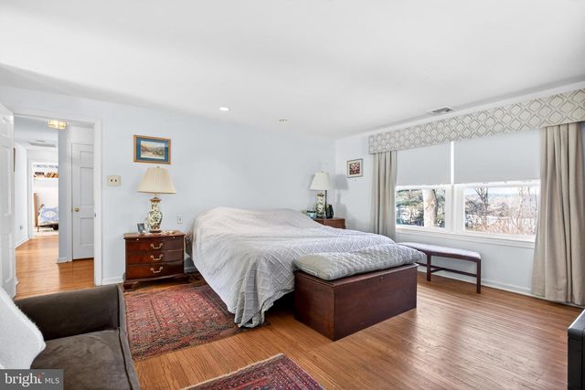 9 FOXCHASE RD, Malvern, PA 19355