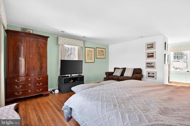 9 FOXCHASE RD, Malvern, PA 19355