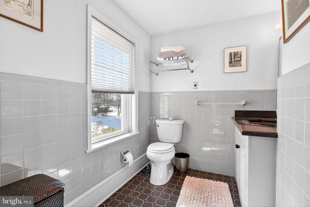 9 FOXCHASE RD, Malvern, PA 19355