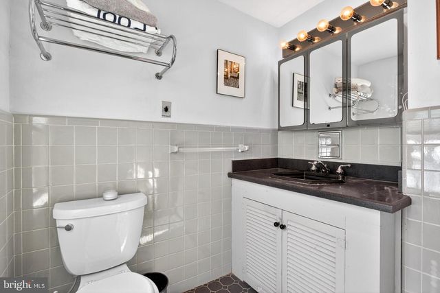 9 FOXCHASE RD, Malvern, PA 19355