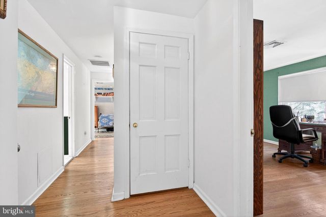 9 FOXCHASE RD, Malvern, PA 19355