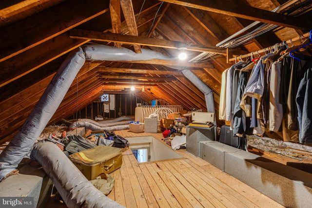 9 FOXCHASE RD, Malvern, PA 19355