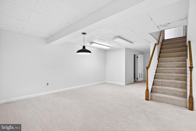 9 FOXCHASE RD, Malvern, PA 19355