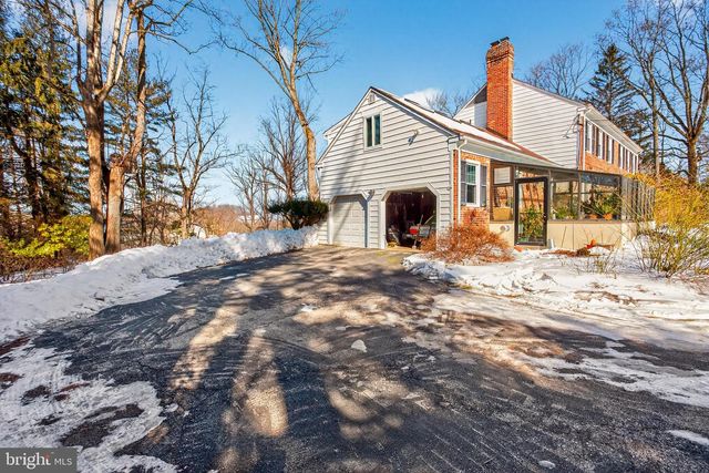 9 FOXCHASE RD, Malvern, PA 19355