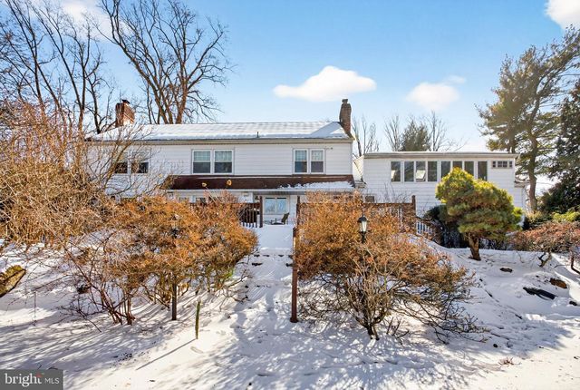 9 FOXCHASE RD, Malvern, PA 19355