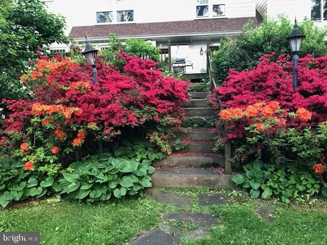 9 FOXCHASE RD, Malvern, PA 19355