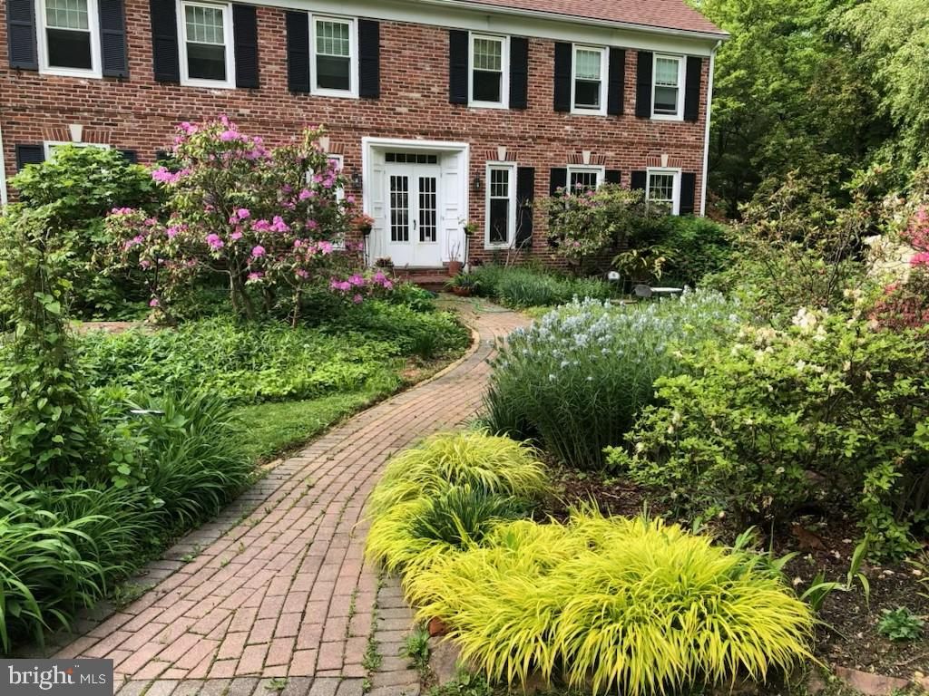 9 FOXCHASE RD, Malvern, PA 19355