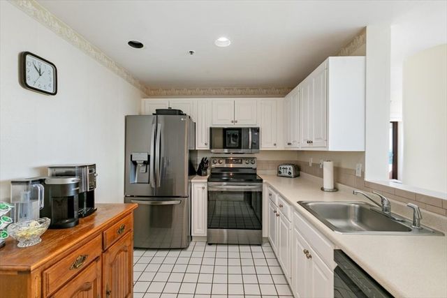 350 Revere Beach Blvd 13R, Revere, MA 02151