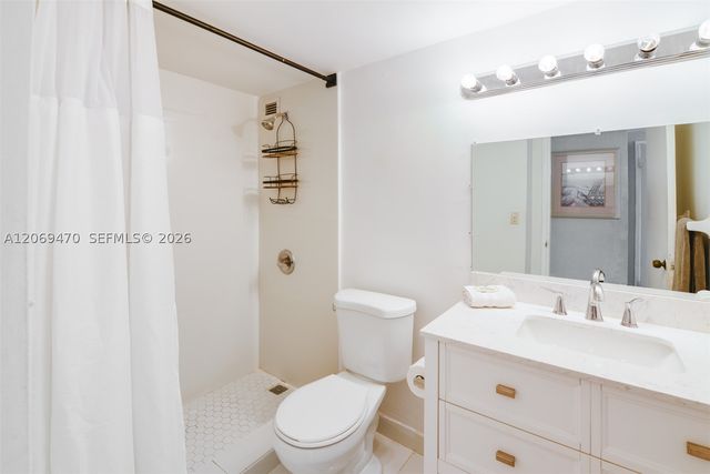 5601 Collins Ave 512, Miami Beach, FL 33140