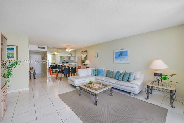 5601 Collins Ave 512, Miami Beach, FL 33140