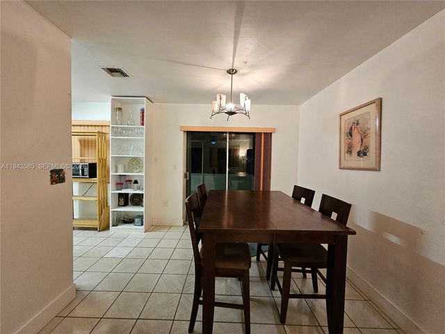 9940 SW 162nd St, Miami, FL 33157