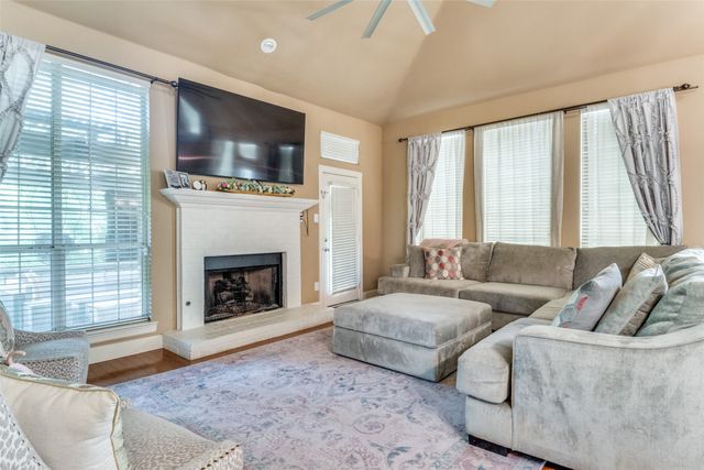 325 Valiant Drive, Rockwall, TX 75032